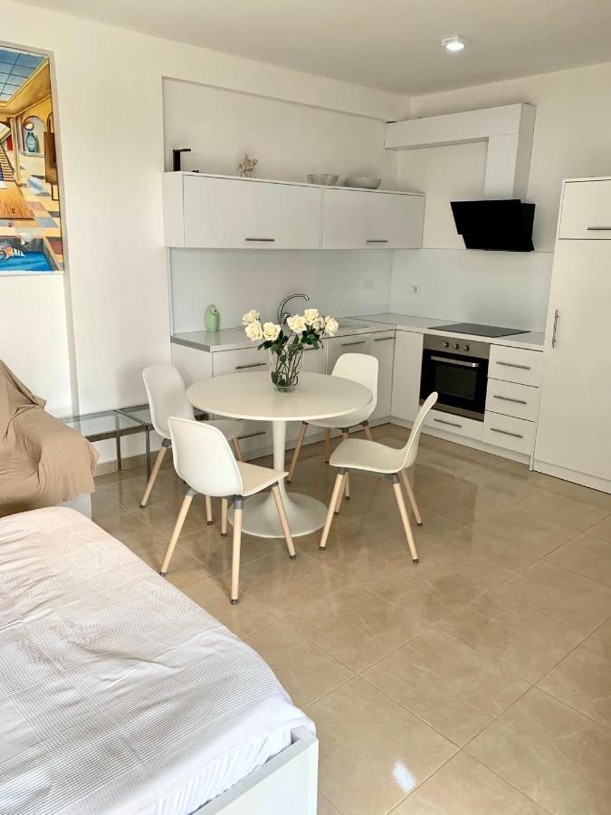 Loli Apartment Luxury White Residence Σαράντα Εξωτερικό φωτογραφία